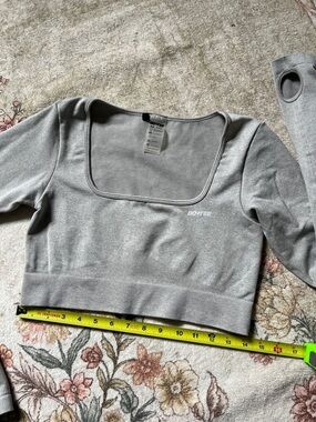 Bo+Tee Women's Gray Square Neck Crop Top